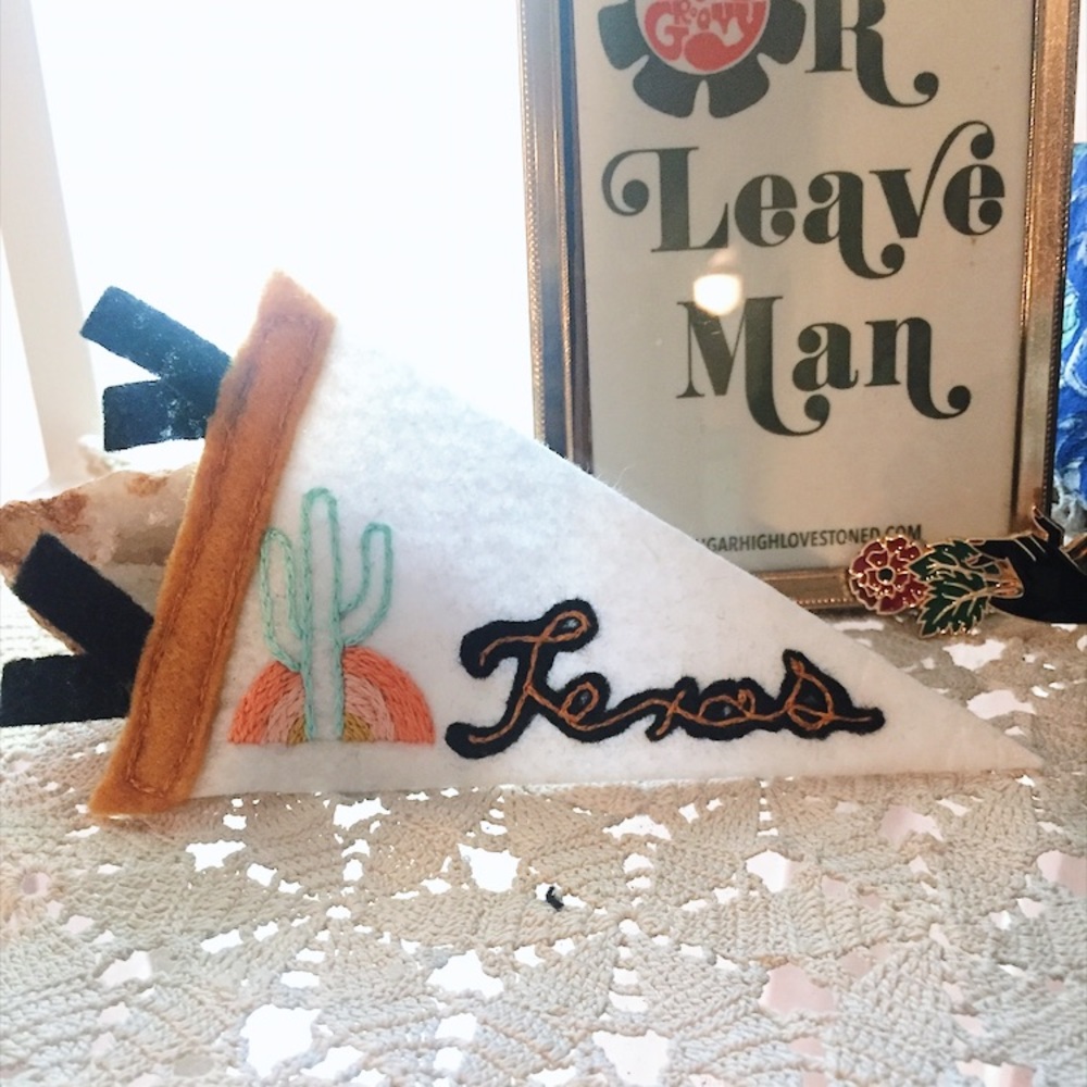 ✨SALE mini texas pennant patch 🌵